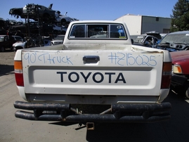 1990 TOYOTA TRUCK WHITE 2.4L MT 4WD Z15025